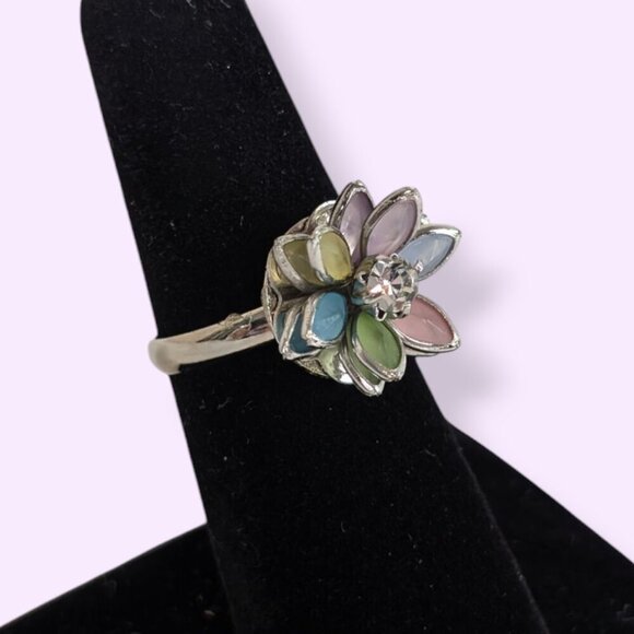 (2/$20) Colourful Flower Rhinestone Ring - Picture 1 of 8